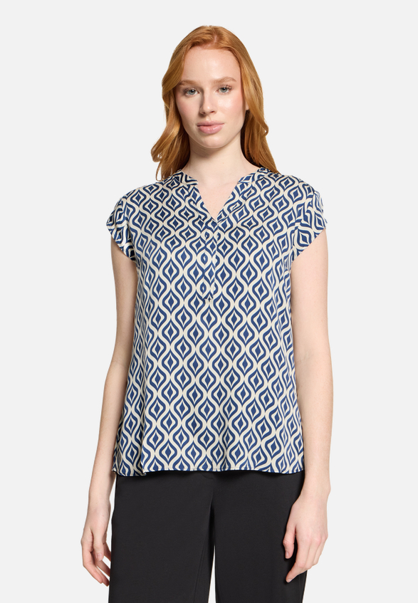 Schlupfbluse kurzarm / Modellfoto Vorderseite