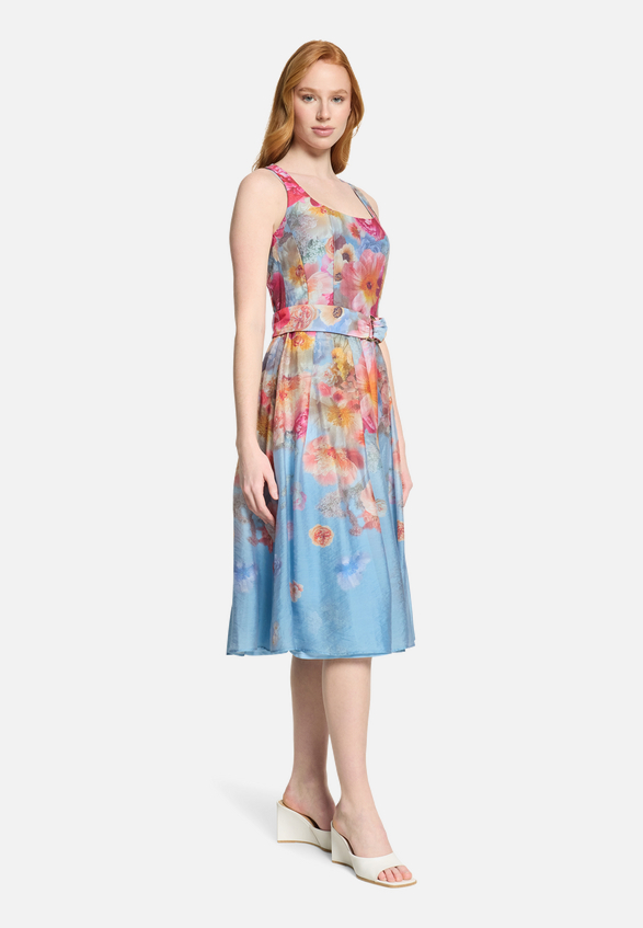 Cocktailkleid mit Blumenprint / Modellfoto Vorderseite (Outfit)