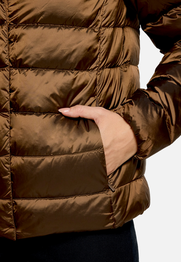 Daunenjacke   mit Stehkragen / Detailbild