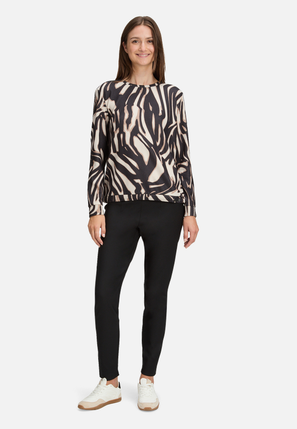 Casual-Shirt mit Tunnelzug / Modellfoto Vorderseite (Outfit)