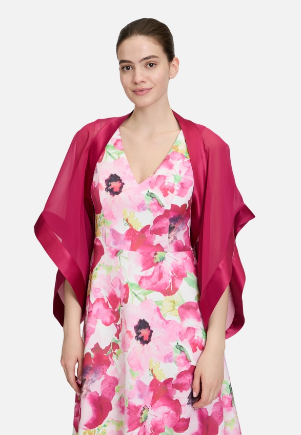Chiffonstola mit 3/4 Arm / Modellfoto Vorderseite