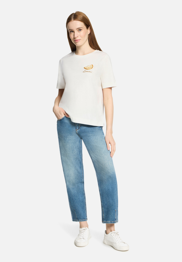 Baumwollshirt mit Rundhalsausschnitt / Modellfoto Vorderseite (Outfit)