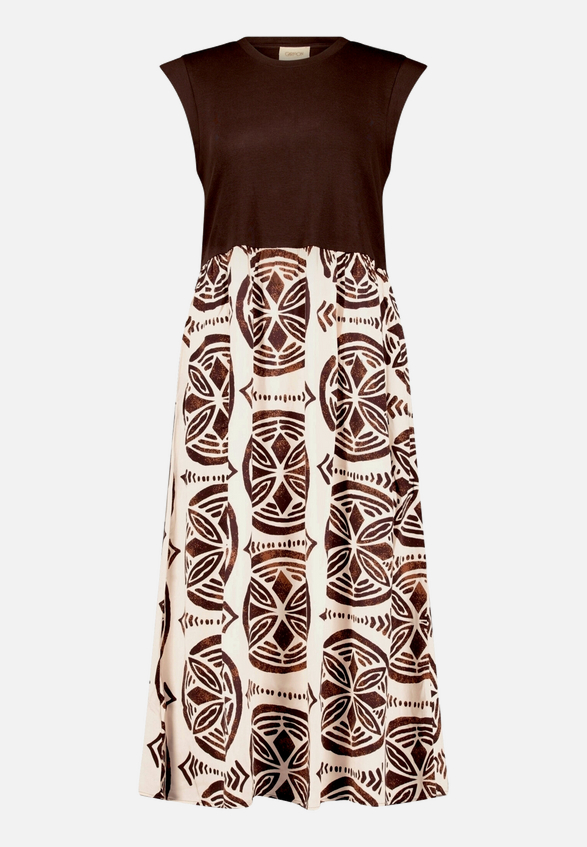 Casual-Kleid mit Eingrifftaschen / Vorderseite