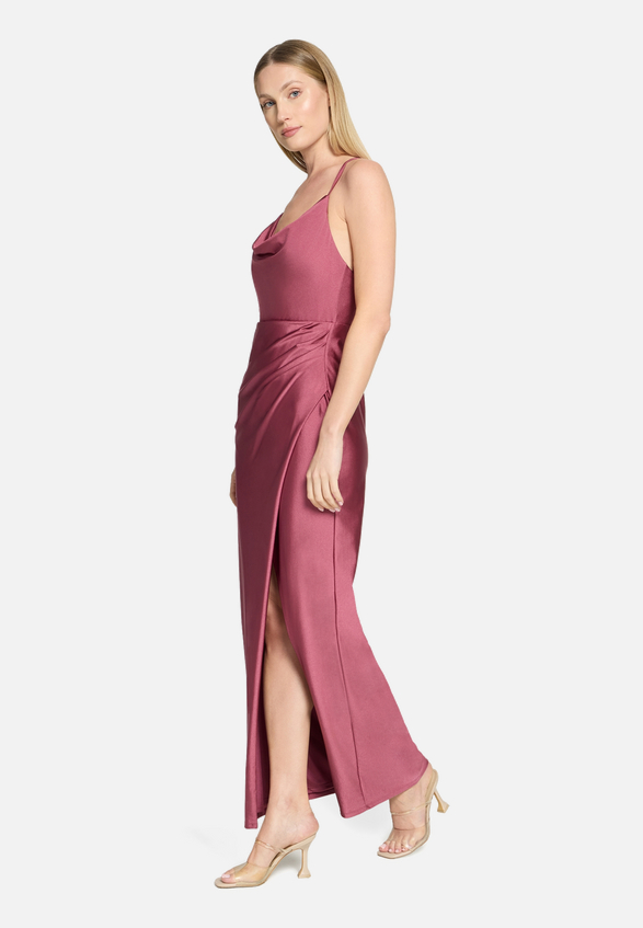 Abendkleid figurbetont / Modellfoto Vorderseite (Outfit)