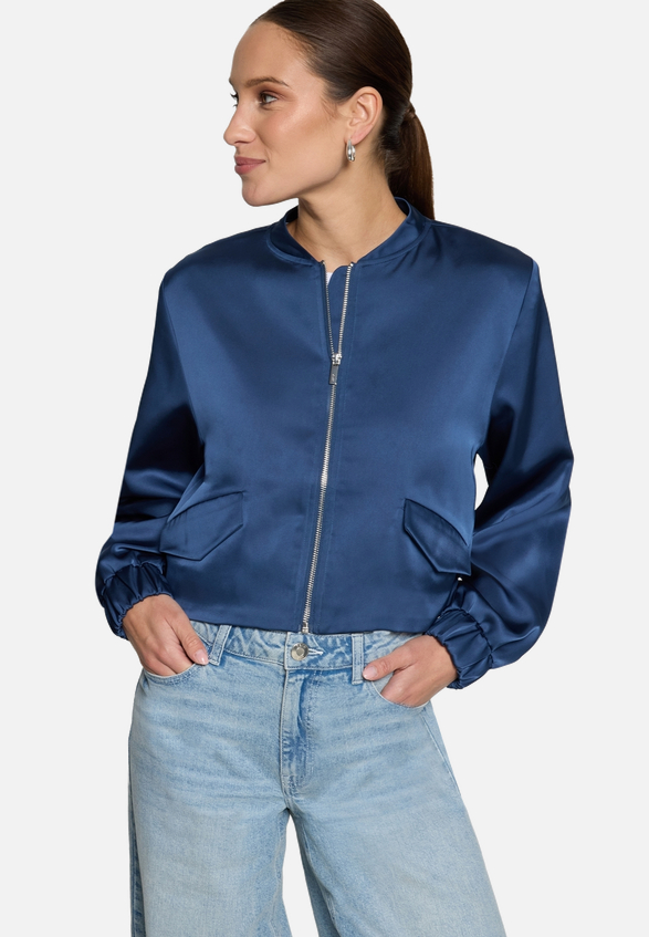 Satin-Jacke  mit Reißverschluss  / Modellfoto Vorderseite