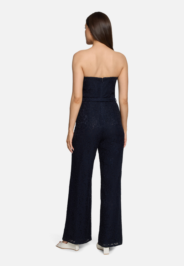 Jumpsuit mit Spitze / Modellfoto Rückseite