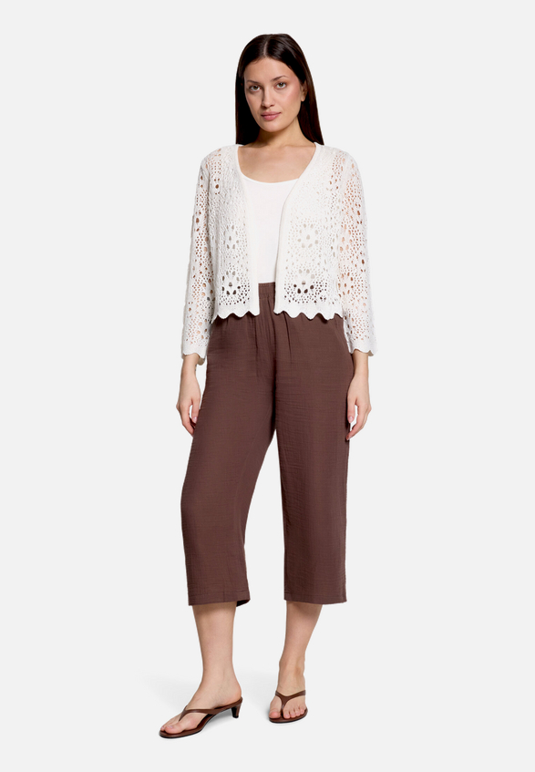 Sommer-Strickjacke mit 3/4 Arm / Modellfoto Vorderseite (Outfit)