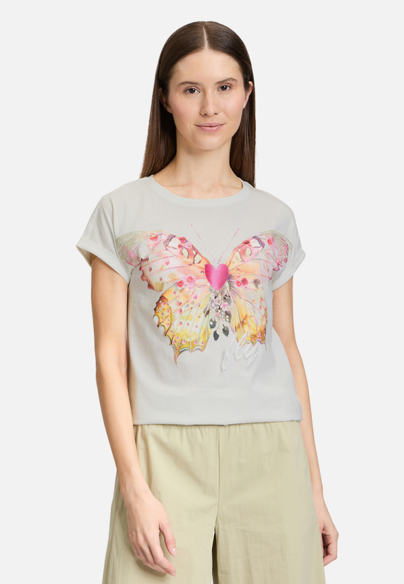 Printshirt mit Ärmelaufschlag / Modellfoto Vorderseite