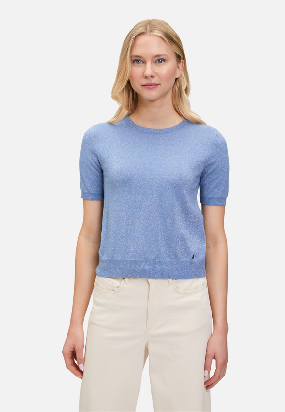 Feinstrickpullover mit Lurexfaden / Modellfoto Vorderseite