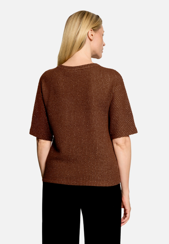 Casual-Shirt mit Lurexfaden / Modellfoto Rückseite