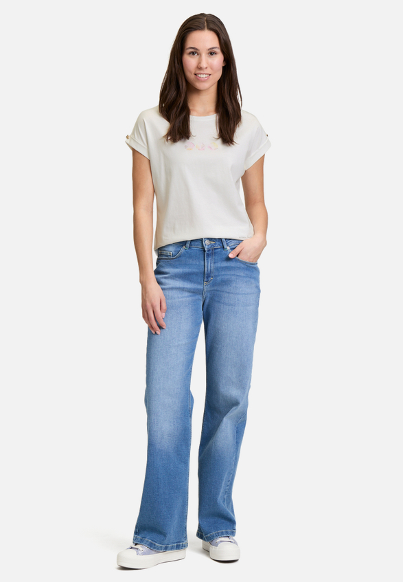Printshirt mit Ärmelaufschlag / Modellfoto Vorderseite (Outfit)
