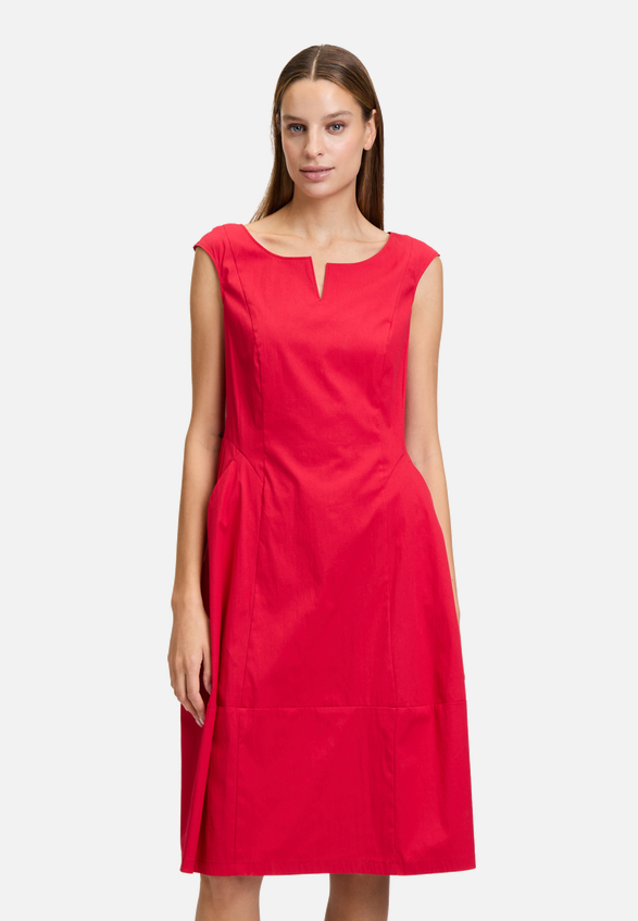 Sommerkleid tailliert / Modellfoto Vorderseite