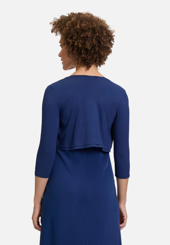 Bolero-Jacke figurbetont / Modellfoto Rückseite