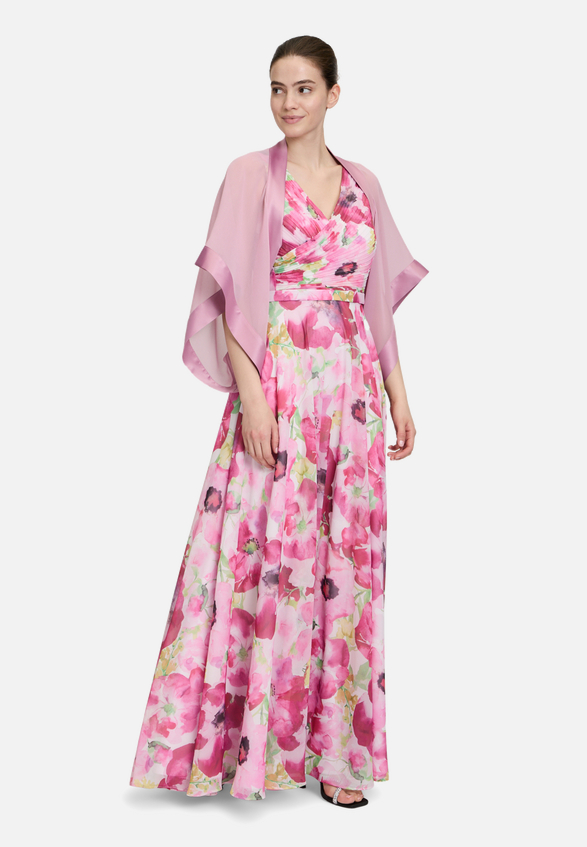 Chiffonstola mit 3/4 Arm / Modellfoto Vorderseite (Outfit)