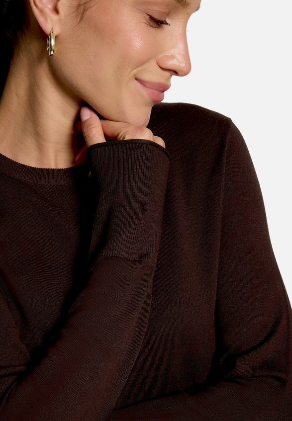 Basic-Pullover  mit Rundhalsausschnitt  / Detailbild