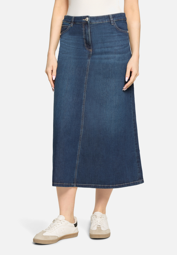 Jeansrock mit Waschung / Modellfoto Vorderseite