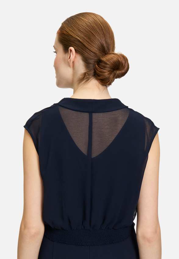 Abendkleid mit Raffung / Detailbild