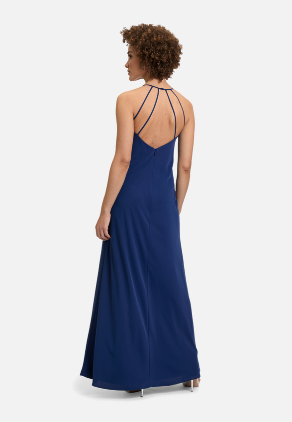 Abendkleid mit Wasserfallausschnitt / Modellfoto Rückseite