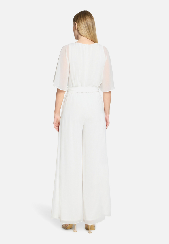 Jumpsuit mit Bindegürtel / Modellfoto Rückseite
