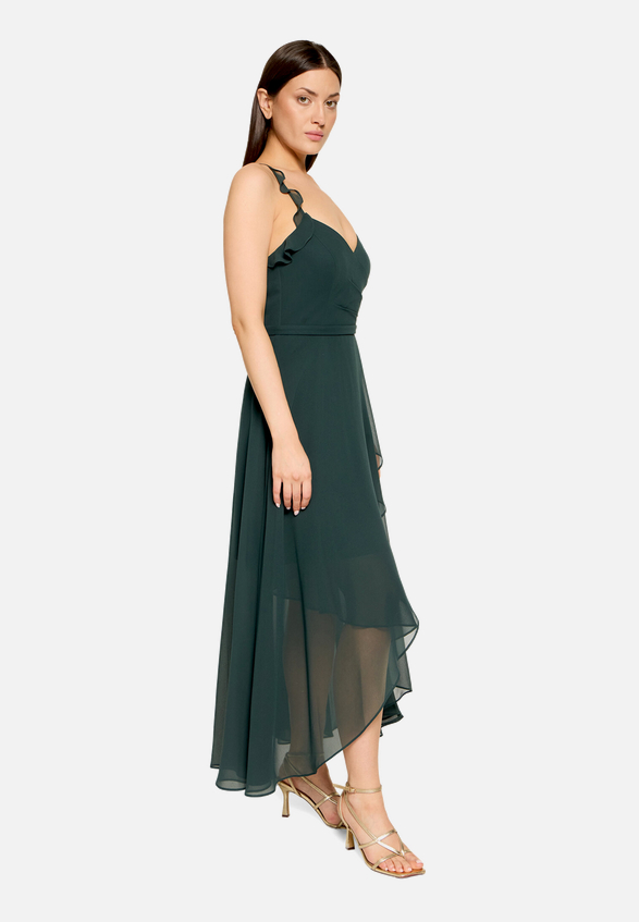Abendkleid mit Volant / Modellfoto Vorderseite (Outfit)