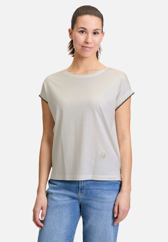 Casual-Shirt mit Rundhalsausschnitt / Modellfoto Vorderseite