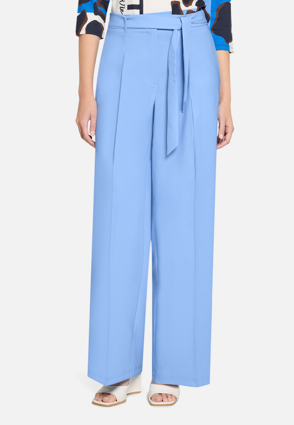 Stoffhose unifarben / Modellfoto Vorderseite