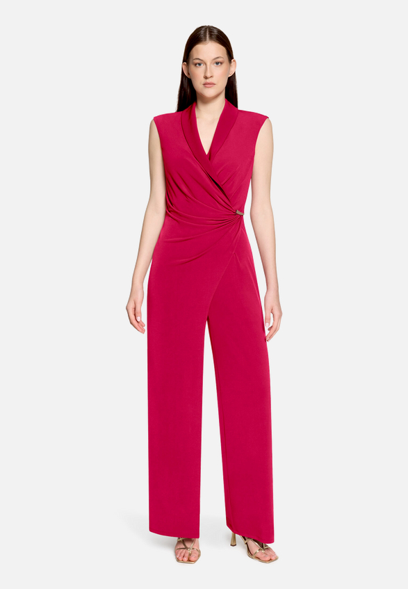 Jumpsuit ohne Arm / Modellfoto Vorderseite