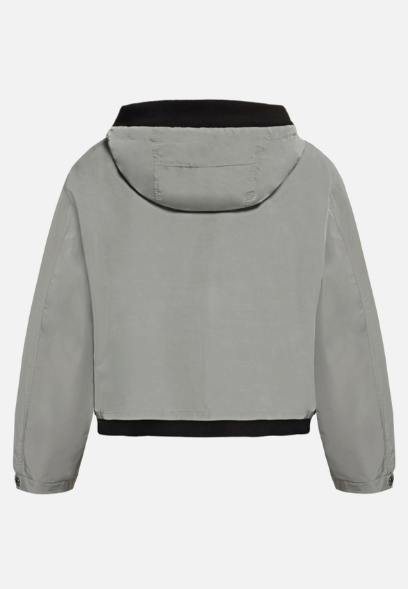 Sommerjacke mit Kapuze / Rückseite