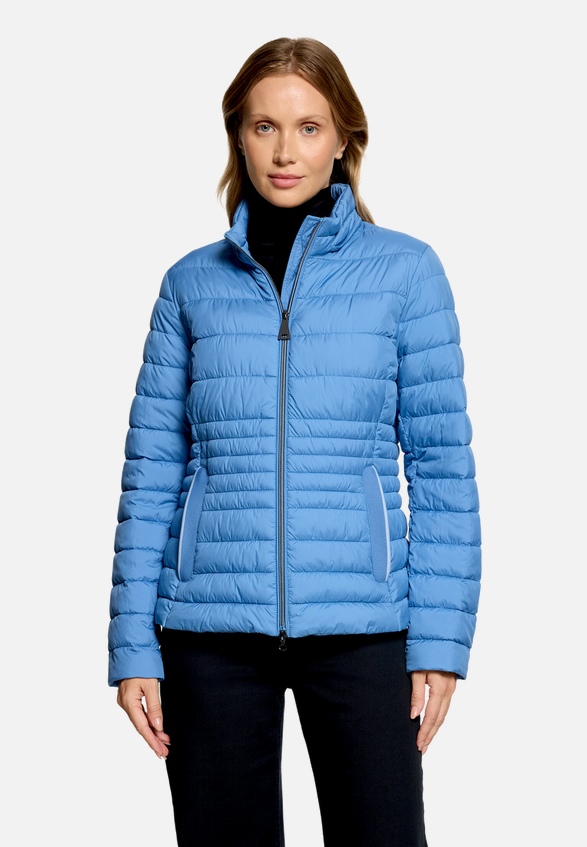 Steppjacke leicht mit abnehmbarer Kapuze / Detailbild