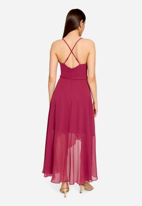 Abendkleid mit Volant / Modellfoto Rückseite