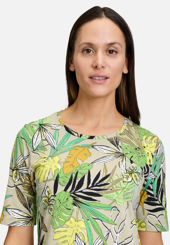 Basic Shirt mit Blumenprint / Detailbild