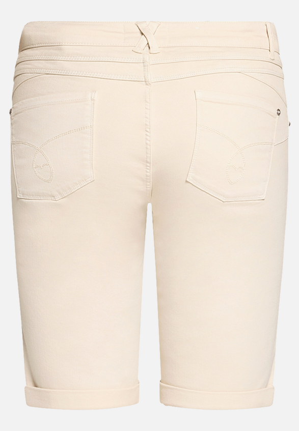 Shorts mit Stickerei / Rückseite