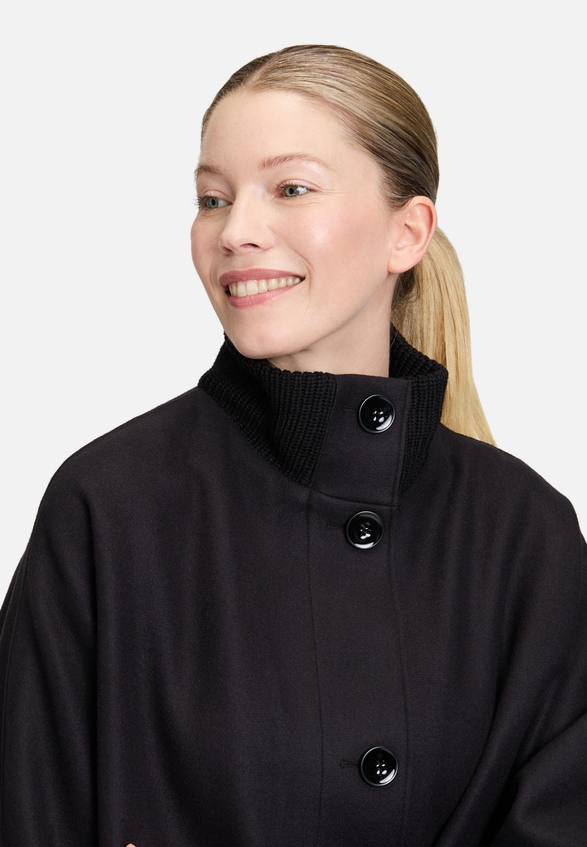 Wollmantel mit Strickdetails / Detailbild