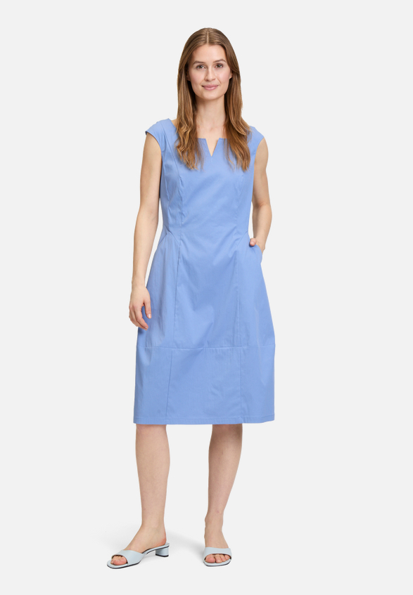 Sommerkleid tailliert / Modellfoto Vorderseite (Outfit)