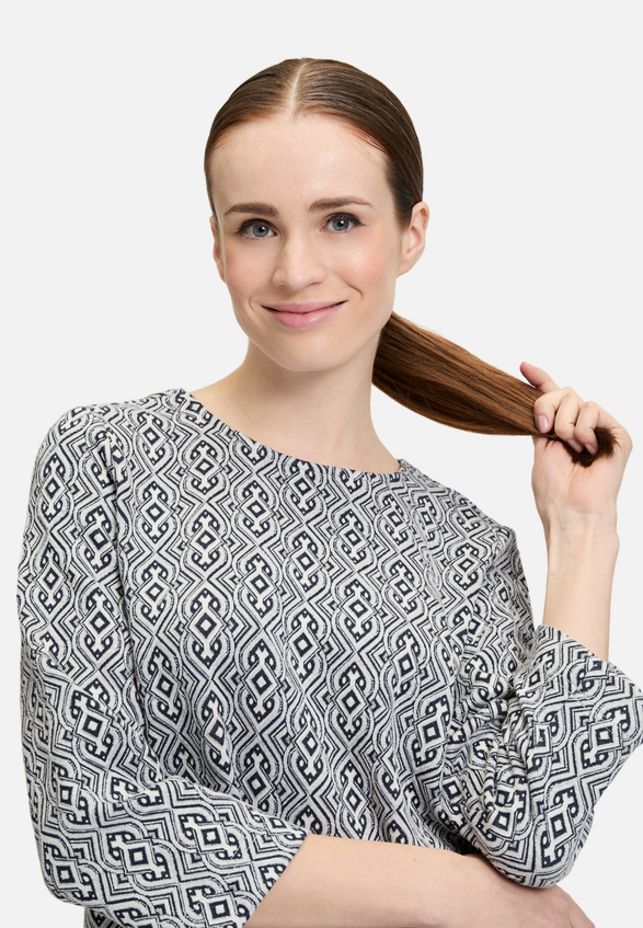 Blusenshirt mit Jacquard / Detailbild