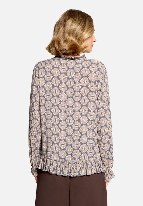 Casual-Bluse mit Raffung / Modellfoto Rückseite