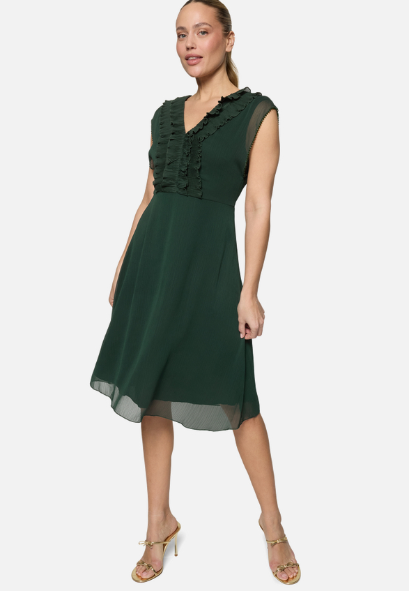 Chiffonkleid  mit Rüschen / Modellfoto Vorderseite (Outfit)