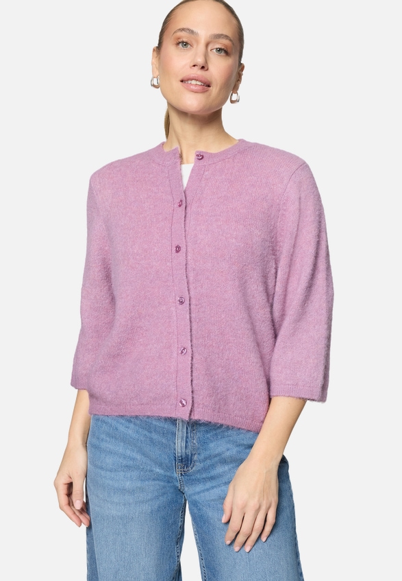 Strickjacke  3/4 Arm und Knöpfe  / Modellfoto Vorderseite