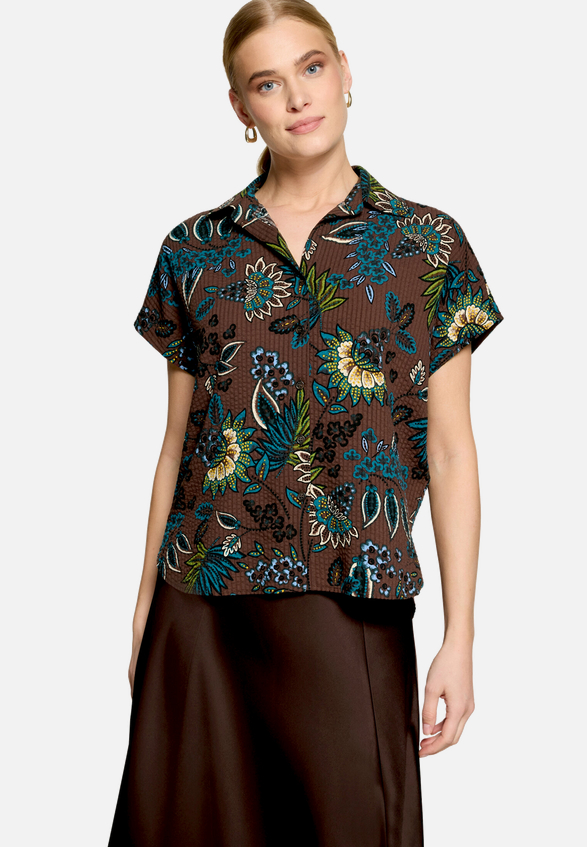 Bluse kurzarm mit Print  / Modellfoto Vorderseite