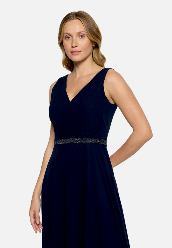 Abendkleid mit Plissee / Detailbild