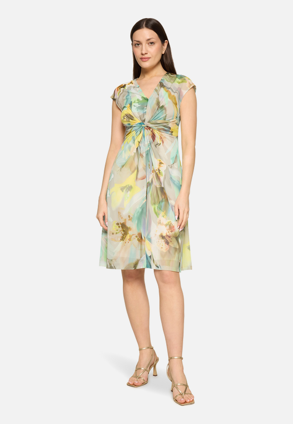 Mesh-Kleid mit Raffung / Modellfoto Vorderseite