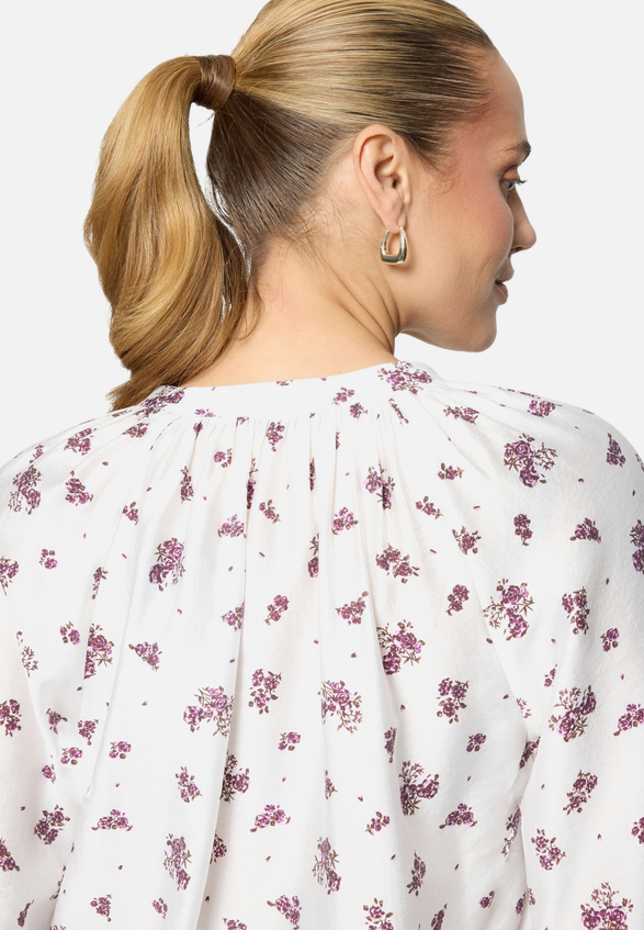 Schlupfbluse  mit Blumen / Detailbild