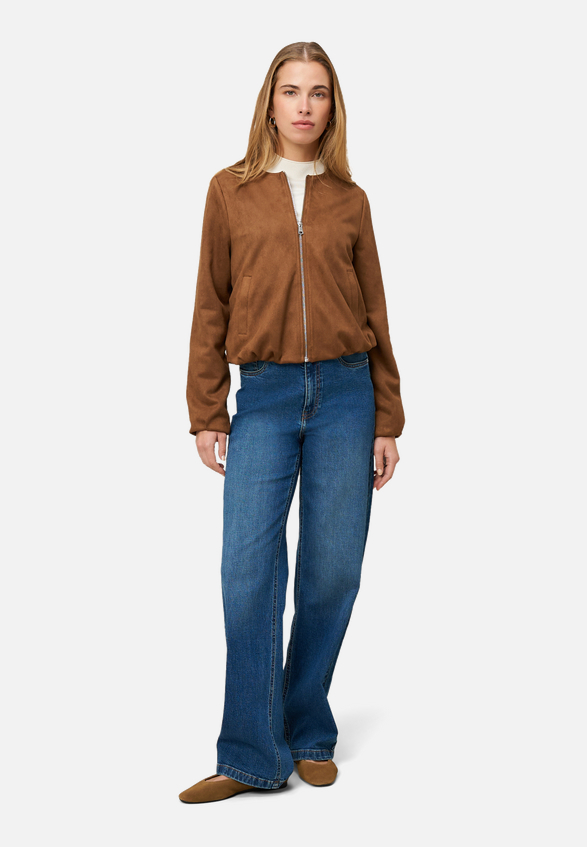 Blazerjacke mit Reißverschluss / Modellfoto Vorderseite (Outfit)