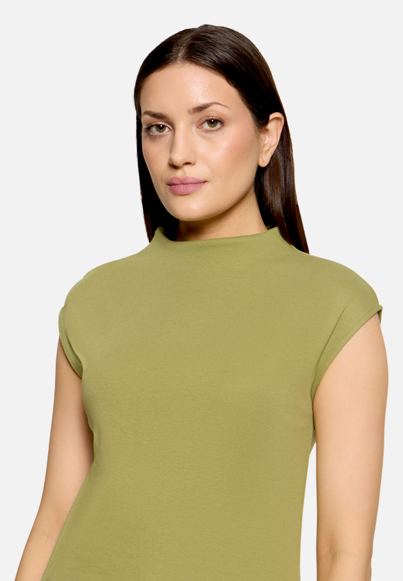 Basic Shirt mit Kragen / Detailbild