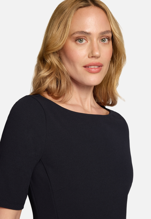 Jerseykleid mit Gürtel / Detailbild