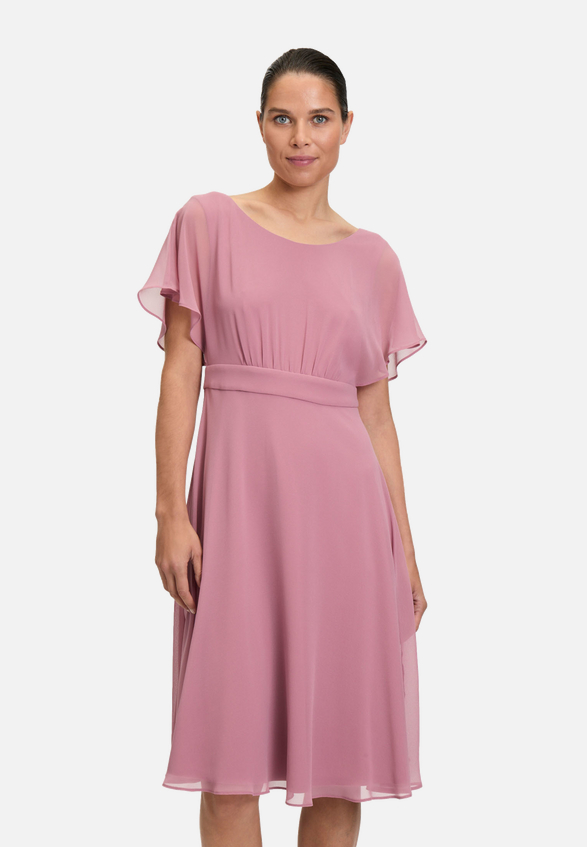 Cocktailkleid kurzarm / Modellfoto Vorderseite