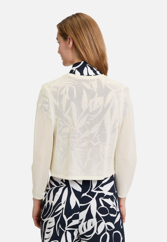 Sommer-Strickjacke mit 3/4 Arm / Modellfoto Rückseite