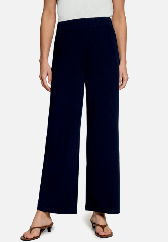 Basic-Hose in 7/8 Länge Malou / Modellfoto Vorderseite