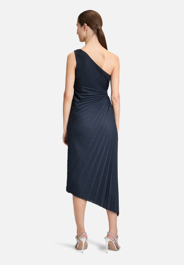 Abendkleid im Glitzer-Look / Modellfoto Rückseite