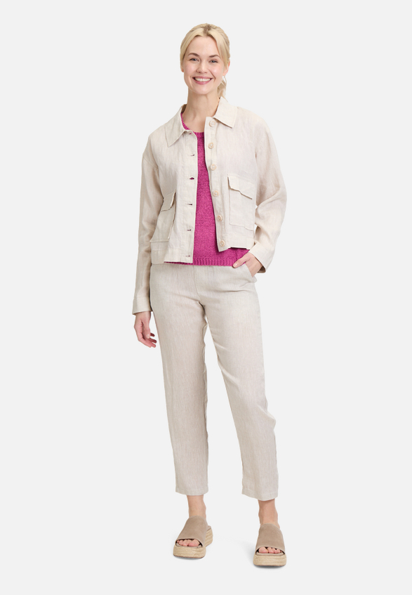 Leinenhose mit Tunnelzug / Modellfoto Vorderseite (Outfit)